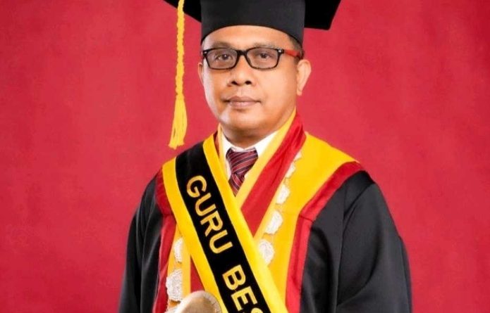 Sah. Prof. Armid Dilantik Hari ini Sebagai Rektor UHO Periode 2025-2029